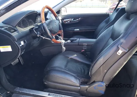 2011 Mercedes-Benz Cl 550 4Matic z USA, uszkodzony, nr VIN WDDEJ9EBXBA026125